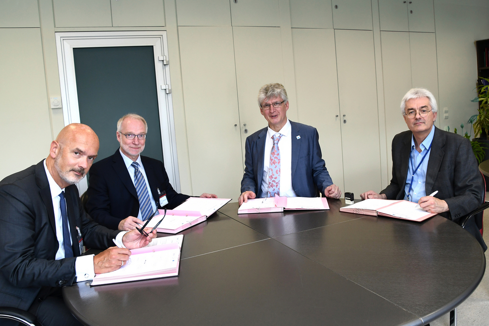 ILL, ESRF and two leading European space companies agree to combine resources to develop new space technologies.