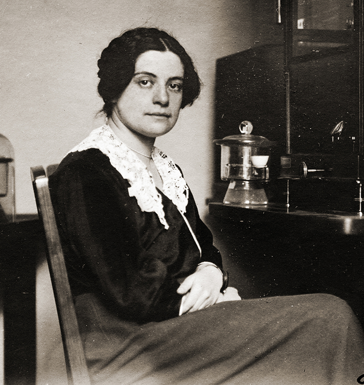 Stefanie Horovitz at the Radium Institute in Vienna, 1915