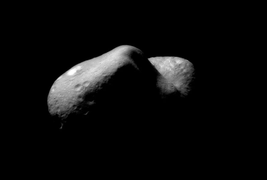 A photograph of the asteroid Eros 433.